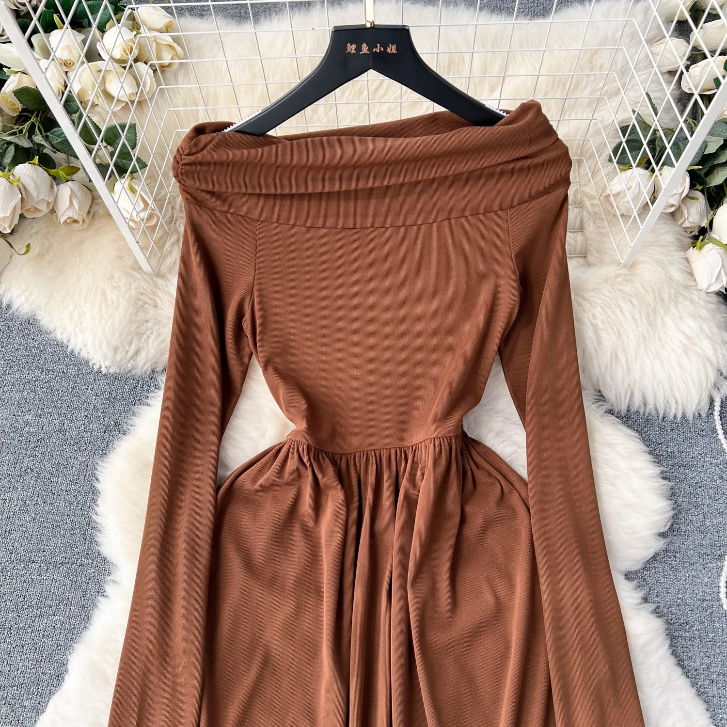 Elegant Off-shoulder Waist-slimming Dress