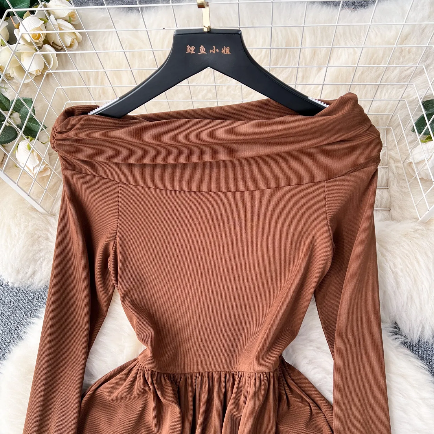 Elegant Off-shoulder Waist-slimming Dress