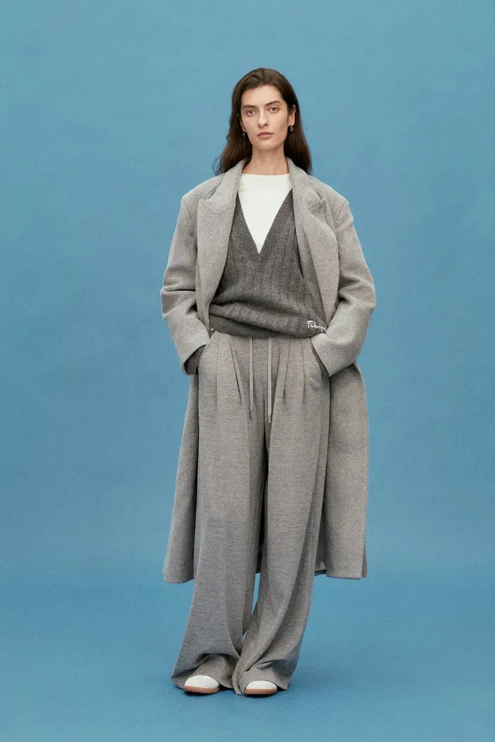 Zoey Deep V-Neck Sweater in Merino Wool Cashmerem Knit